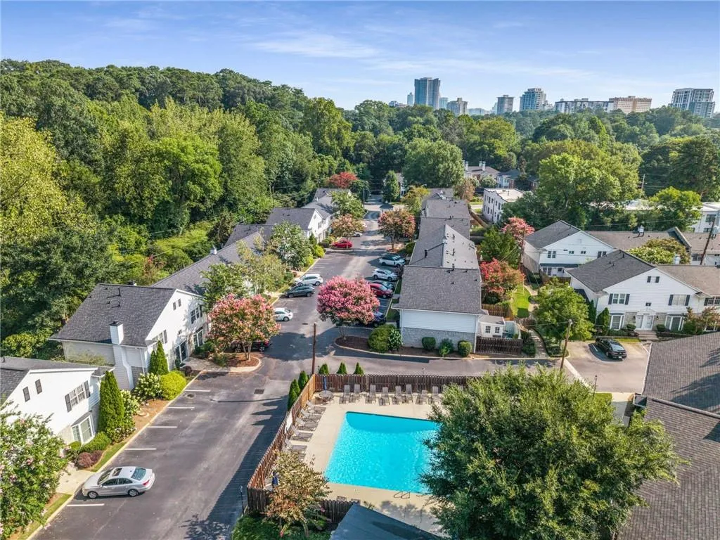 136 Peachtree Memorial Drive Nw Unit Nc8, Atlanta, Georgia 30309, 2 Bedrooms Bedrooms, ,1 BathroomBathrooms,Residential,For Sale,136 Peachtree Memorial Drive Nw Unit Nc8,7636765