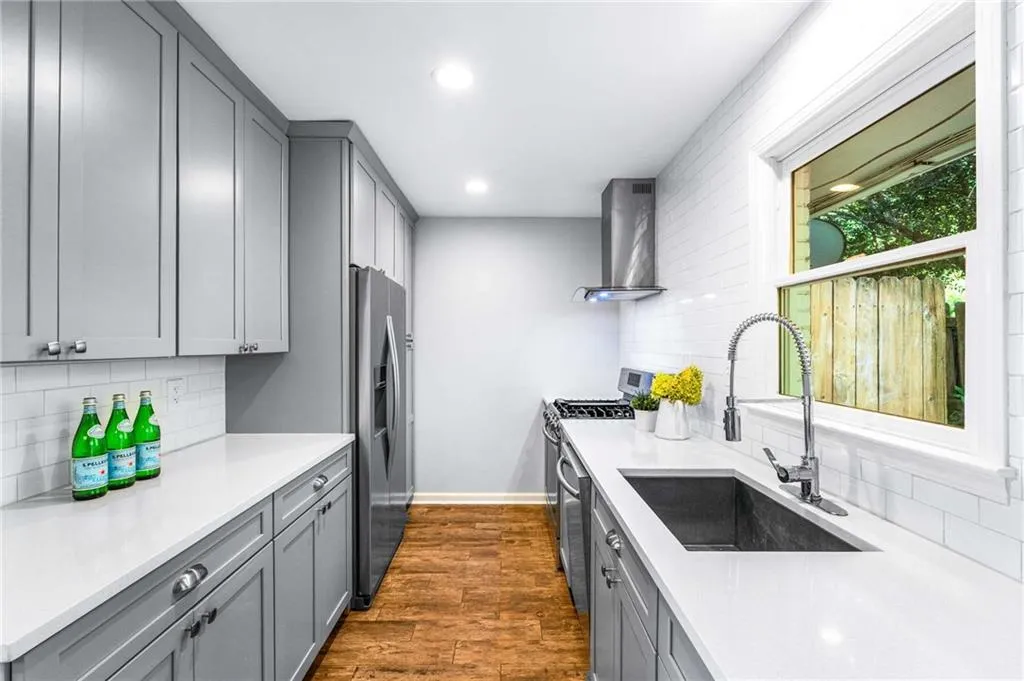 136 Peachtree Memorial Drive Nw Unit Nc8, Atlanta, Georgia 30309, 2 Bedrooms Bedrooms, ,1 BathroomBathrooms,Residential,For Sale,136 Peachtree Memorial Drive Nw Unit Nc8,7636765