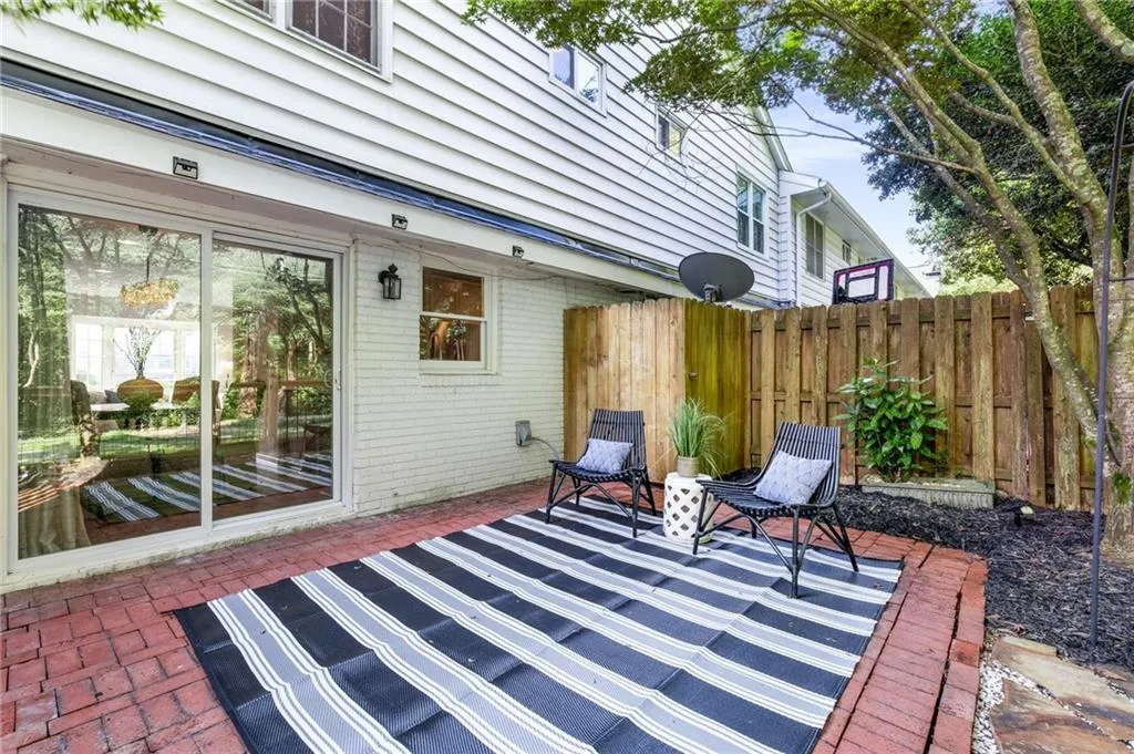 136 Peachtree Memorial Drive Nw Unit Nc8, Atlanta, Georgia 30309, 2 Bedrooms Bedrooms, ,1 BathroomBathrooms,Residential,For Sale,136 Peachtree Memorial Drive Nw Unit Nc8,7636765