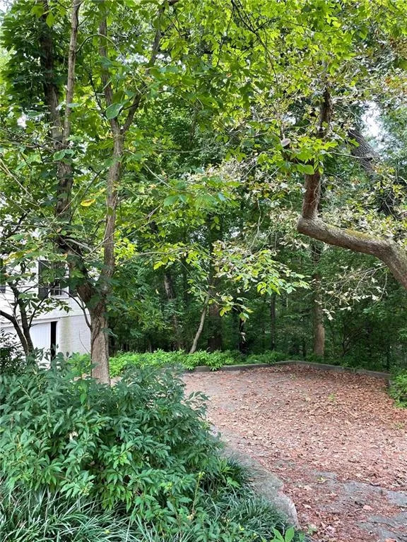 5180 Riverview Road, Sandy Springs, Georgia 30327, 4 Bedrooms Bedrooms, ,3 BathroomsBathrooms,Residential,Sold,5180 Riverview Road,7131296