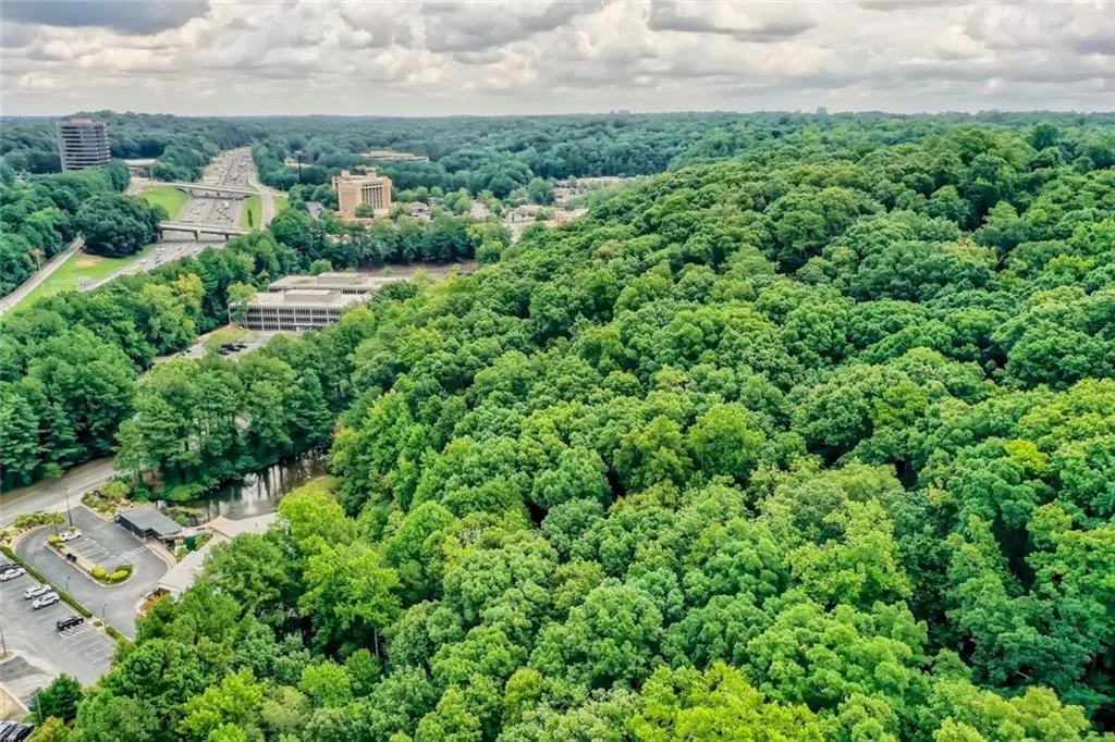 5180 Riverview Road, Sandy Springs, Georgia 30327, 4 Bedrooms Bedrooms, ,3 BathroomsBathrooms,Residential,Sold,5180 Riverview Road,7131296