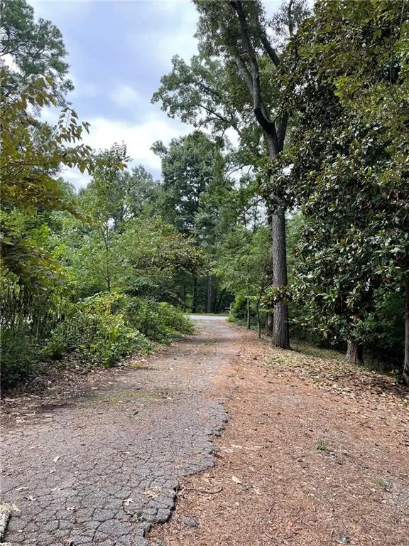 5180 Riverview Road, Sandy Springs, Georgia 30327, 4 Bedrooms Bedrooms, ,3 BathroomsBathrooms,Residential,Sold,5180 Riverview Road,7131296