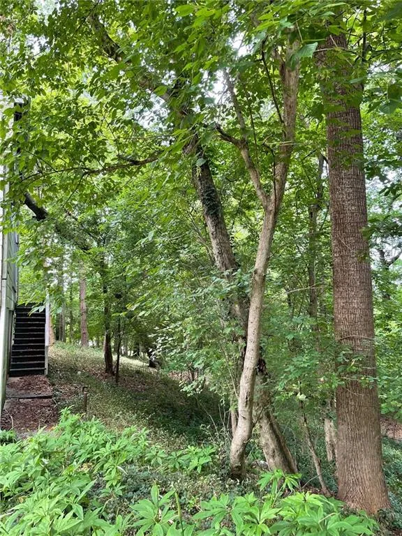 5180 Riverview Road, Sandy Springs, Georgia 30327, 4 Bedrooms Bedrooms, ,3 BathroomsBathrooms,Residential,Sold,5180 Riverview Road,7131296