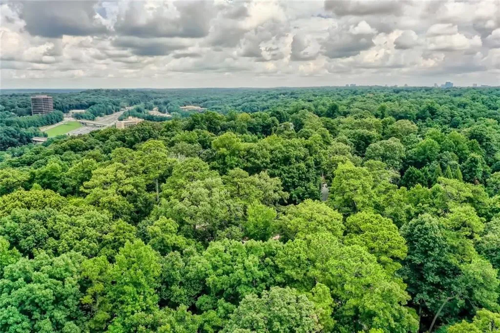 5180 Riverview Road, Sandy Springs, Georgia 30327, 4 Bedrooms Bedrooms, ,3 BathroomsBathrooms,Residential,Sold,5180 Riverview Road,7131296