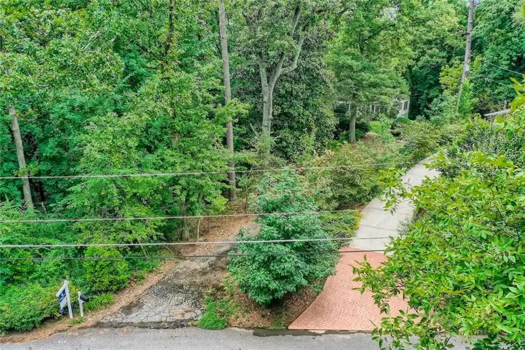 5180 Riverview Road, Sandy Springs, Georgia 30327, 4 Bedrooms Bedrooms, ,3 BathroomsBathrooms,Residential,Sold,5180 Riverview Road,7131296