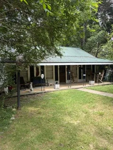20 S. Scruggs St., Mountain City, Georgia 30562