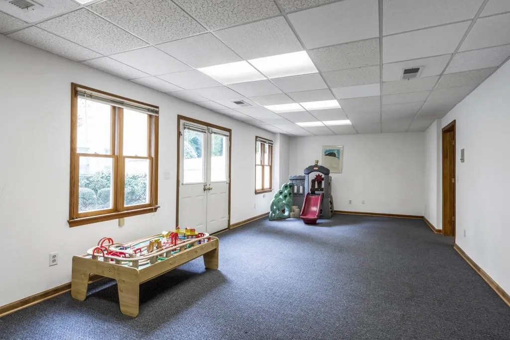 100 Battle Ridge Drive, Sandy Springs, Georgia 30342, 4 Bedrooms Bedrooms, ,3 BathroomsBathrooms,Residential,Sold,100 Battle Ridge Drive,6803538