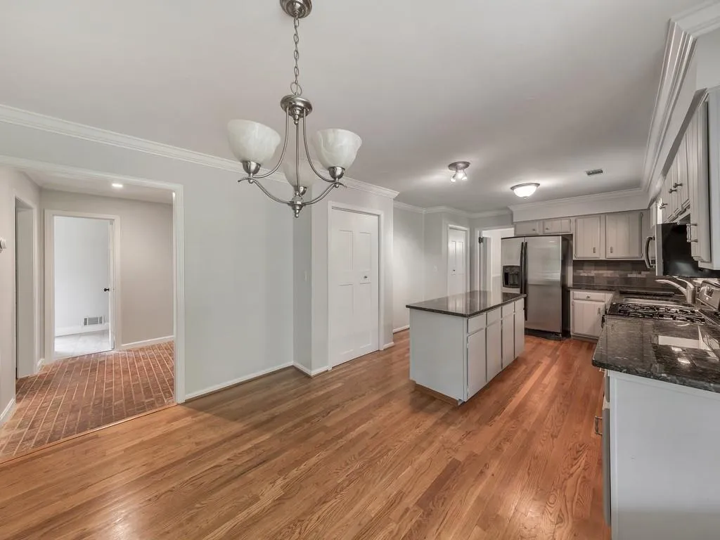 115 N Mill Road, Sandy Springs, Georgia 30328, 4 Bedrooms Bedrooms, ,3 BathroomsBathrooms,Residential,Sold,115 N Mill Road,6708499