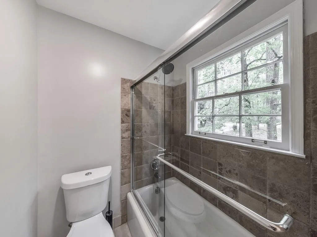 115 N Mill Road, Sandy Springs, Georgia 30328, 4 Bedrooms Bedrooms, ,3 BathroomsBathrooms,Residential,Sold,115 N Mill Road,6708499