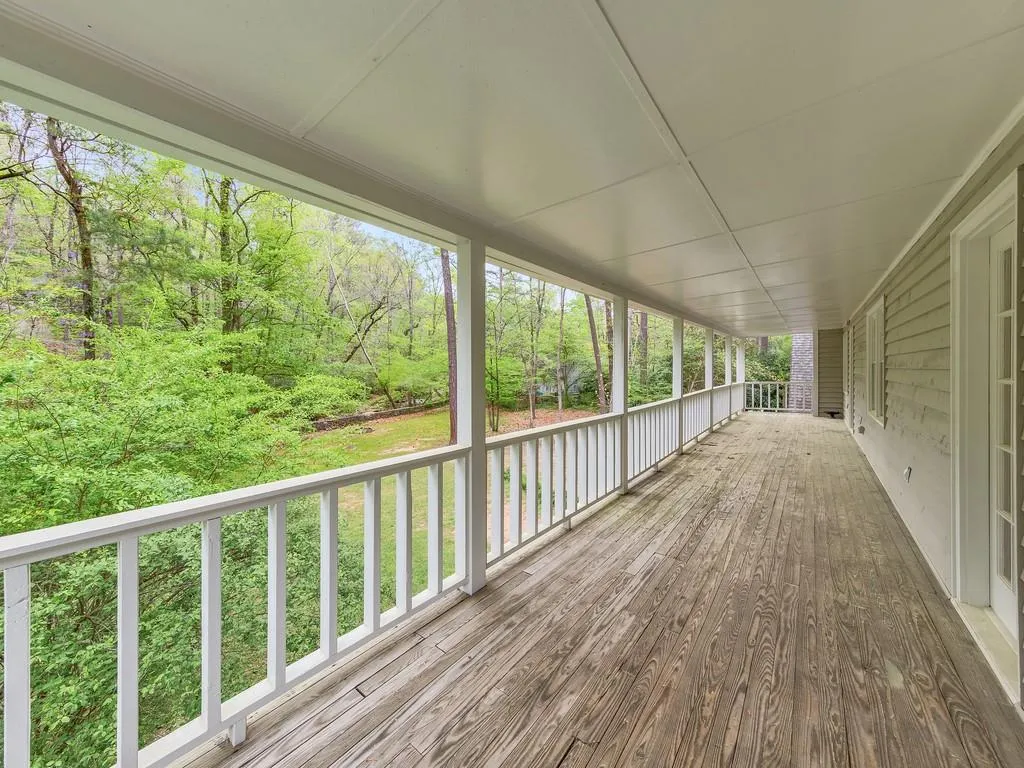 115 N Mill Road, Sandy Springs, Georgia 30328, 4 Bedrooms Bedrooms, ,3 BathroomsBathrooms,Residential,Sold,115 N Mill Road,6708499