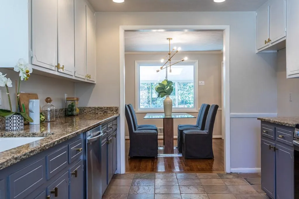 250 N Springs Court, Sandy Springs, Georgia 30328, 4 Bedrooms Bedrooms, ,2 BathroomsBathrooms,Residential,Sold,250 N Springs Court,6851570