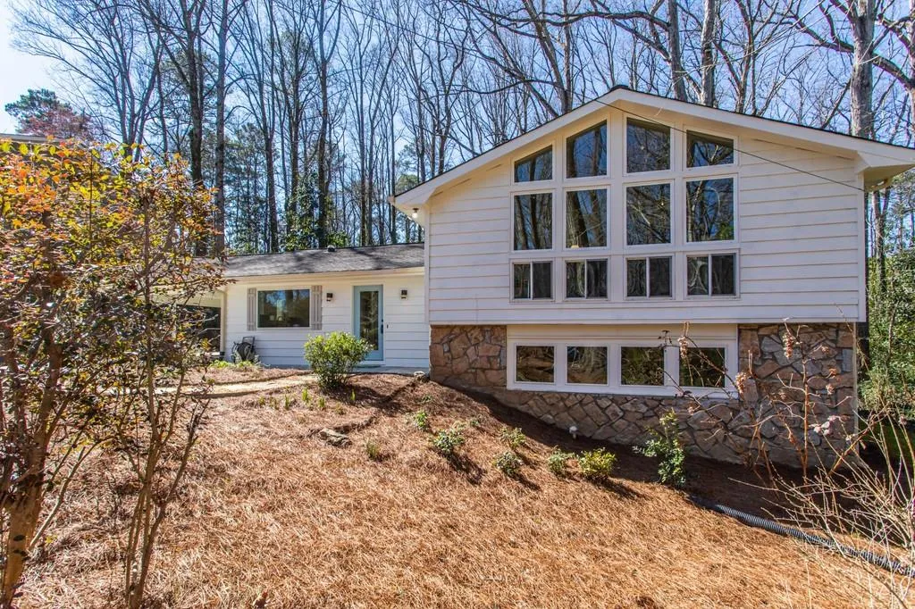 250 N Springs Court, Sandy Springs, Georgia 30328, 4 Bedrooms Bedrooms, ,2 BathroomsBathrooms,Residential,Sold,250 N Springs Court,6851570