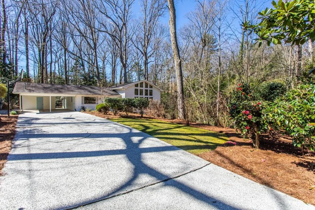 250 N Springs Court, Sandy Springs, Georgia 30328, 4 Bedrooms Bedrooms, ,2 BathroomsBathrooms,Residential,Sold,250 N Springs Court,6851570