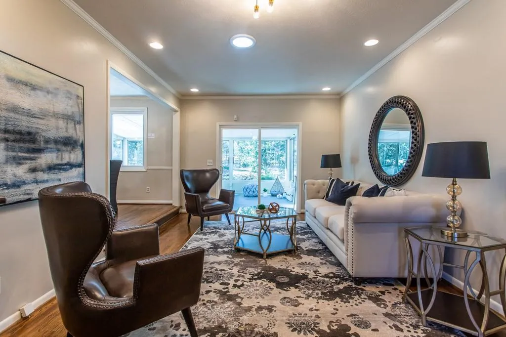250 N Springs Court, Sandy Springs, Georgia 30328, 4 Bedrooms Bedrooms, ,2 BathroomsBathrooms,Residential,Sold,250 N Springs Court,6851570