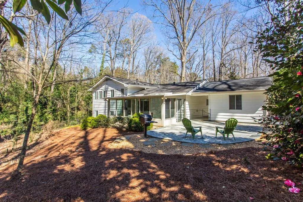 250 N Springs Court, Sandy Springs, Georgia 30328, 4 Bedrooms Bedrooms, ,2 BathroomsBathrooms,Residential,Sold,250 N Springs Court,6851570