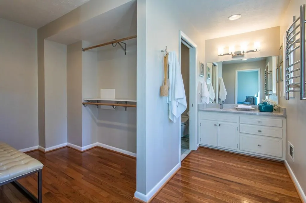 250 N Springs Court, Sandy Springs, Georgia 30328, 4 Bedrooms Bedrooms, ,2 BathroomsBathrooms,Residential,Sold,250 N Springs Court,6851570