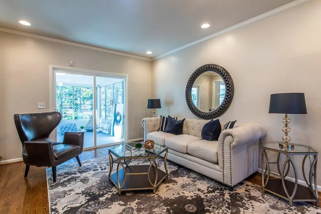250 N Springs Court, Sandy Springs, Georgia 30328, 4 Bedrooms Bedrooms, ,2 BathroomsBathrooms,Residential,Sold,250 N Springs Court,6851570
