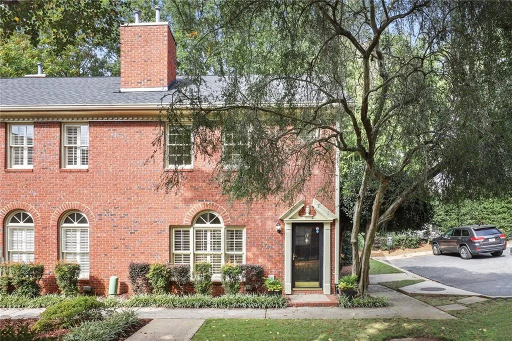 12 Honour Avenue Nw Unit 14+, Atlanta, Georgia 30305, 3 Bedrooms Bedrooms, ,2 BathroomsBathrooms,Residential,Sold,12 Honour Avenue Nw Unit 14+,6959370