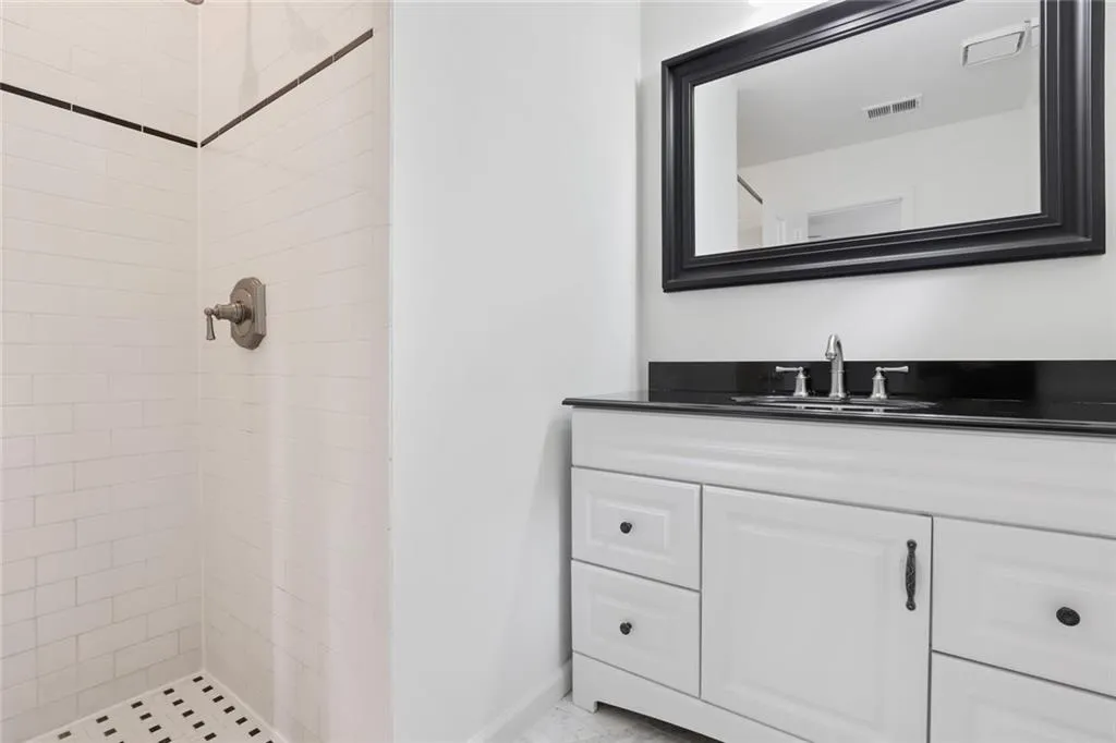 12 Honour Avenue Nw Unit 14+, Atlanta, Georgia 30305, 3 Bedrooms Bedrooms, ,2 BathroomsBathrooms,Residential,Sold,12 Honour Avenue Nw Unit 14+,6959370