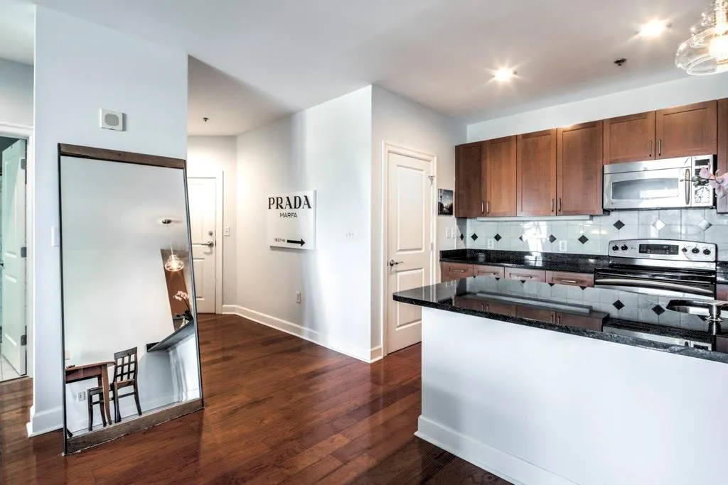 325 E Paces Road Unit 1701, Atlanta, Georgia 30305, 2 Bedrooms Bedrooms, ,2 BathroomsBathrooms,Residential,Sold,325 E Paces Road Unit 1701,5939498
