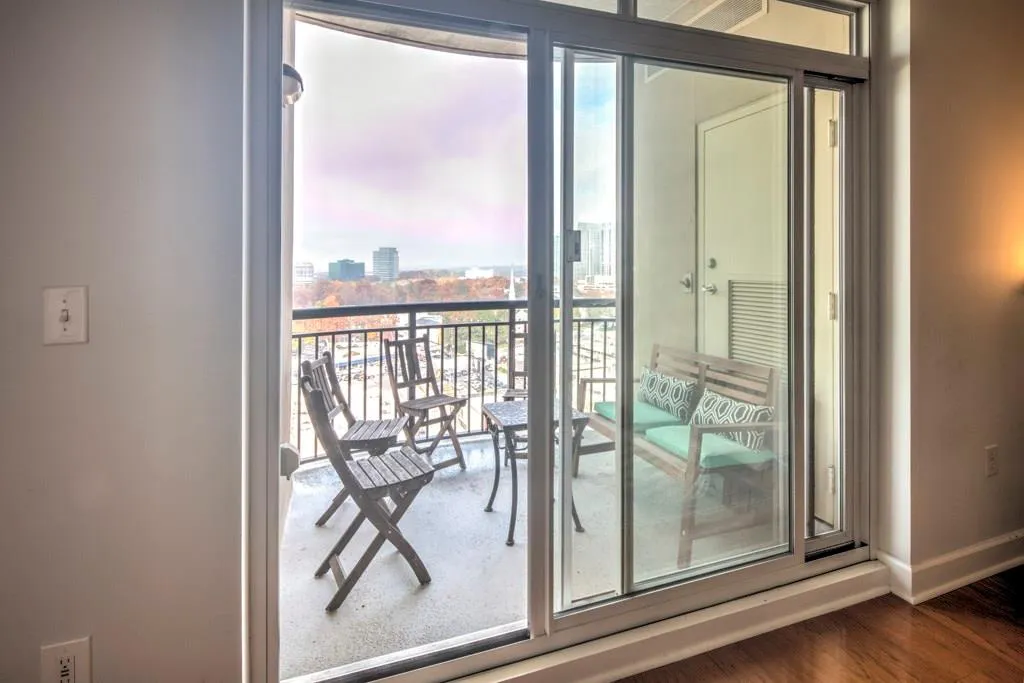 325 E Paces Road Unit 1701, Atlanta, Georgia 30305, 2 Bedrooms Bedrooms, ,2 BathroomsBathrooms,Residential,Sold,325 E Paces Road Unit 1701,5939498