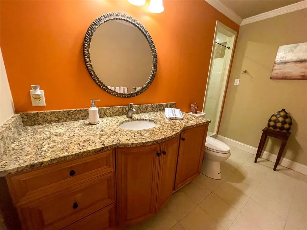 5375 Roswell Road Unit B4, Atlanta, Georgia 30342, 2 Bedrooms Bedrooms, ,1 BathroomBathrooms,Residential,Sold,5375 Roswell Road Unit B4,6890672