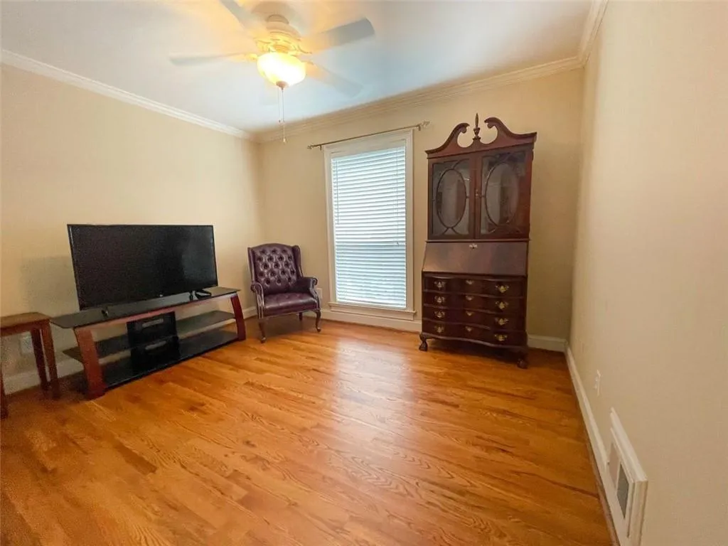 5375 Roswell Road Unit B4, Atlanta, Georgia 30342, 2 Bedrooms Bedrooms, ,1 BathroomBathrooms,Residential,Sold,5375 Roswell Road Unit B4,6890672