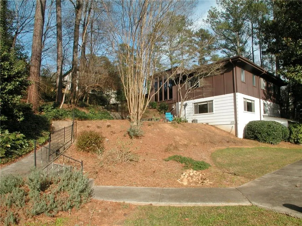 5550 Lake Forrest Drive Ne, Sandy Springs, Georgia 30342, 5 Bedrooms Bedrooms, ,3 BathroomsBathrooms,Residential,Sold,5550 Lake Forrest Drive Ne,5633500