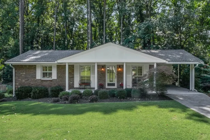 Briarwood Hills Beautiful Move in Ready renovated Gem.
