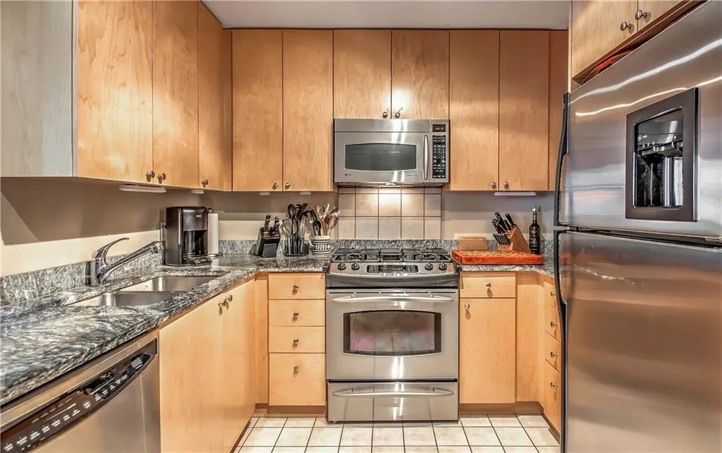 3338 Peachtree Road Ne Unit 1205, Atlanta, Georgia 30326, 1 Bedroom Bedrooms, ,1 BathroomBathrooms,Residential,Sold,3338 Peachtree Road Ne Unit 1205,5772081