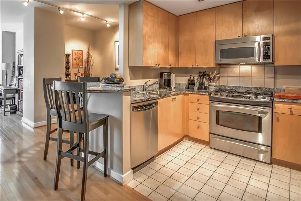 3338 Peachtree Road Ne Unit 1205, Atlanta, Georgia 30326, 1 Bedroom Bedrooms, ,1 BathroomBathrooms,Residential,Sold,3338 Peachtree Road Ne Unit 1205,5772081