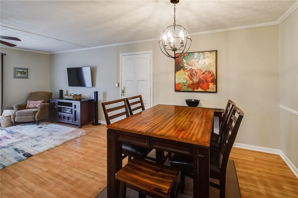 725 Dalrymple Road Unit 2h, Sandy Springs, Georgia 30328, 2 Bedrooms Bedrooms, ,2 BathroomsBathrooms,Residential,Sold,725 Dalrymple Road Unit 2h,6817080