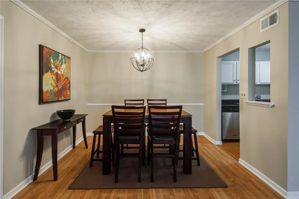 725 Dalrymple Road Unit 2h, Sandy Springs, Georgia 30328, 2 Bedrooms Bedrooms, ,2 BathroomsBathrooms,Residential,Sold,725 Dalrymple Road Unit 2h,6817080
