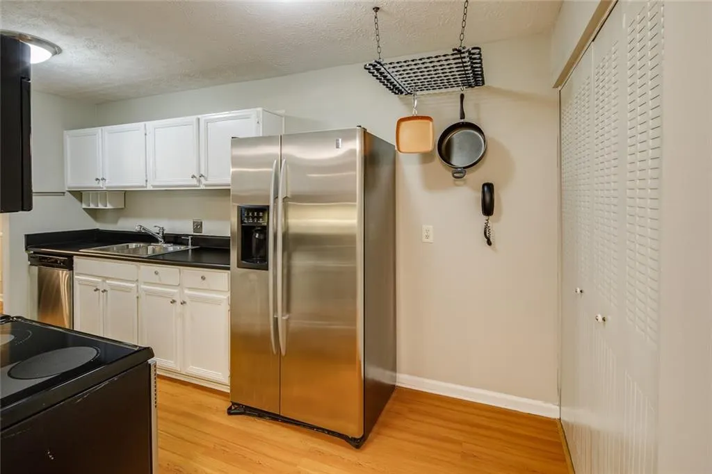 725 Dalrymple Road Unit 2h, Sandy Springs, Georgia 30328, 2 Bedrooms Bedrooms, ,2 BathroomsBathrooms,Residential,Sold,725 Dalrymple Road Unit 2h,6817080