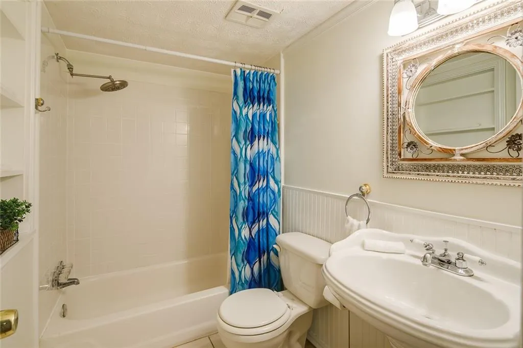 725 Dalrymple Road Unit 2h, Sandy Springs, Georgia 30328, 2 Bedrooms Bedrooms, ,2 BathroomsBathrooms,Residential,Sold,725 Dalrymple Road Unit 2h,6817080