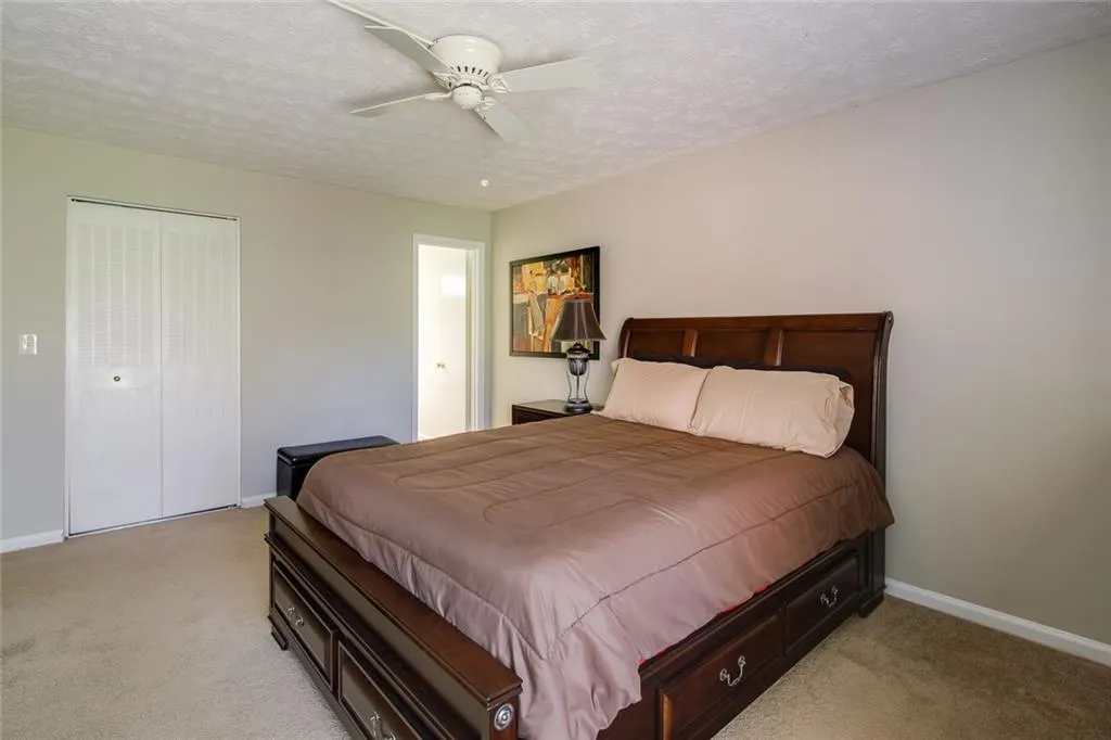 725 Dalrymple Road Unit 2h, Sandy Springs, Georgia 30328, 2 Bedrooms Bedrooms, ,2 BathroomsBathrooms,Residential,Sold,725 Dalrymple Road Unit 2h,6817080