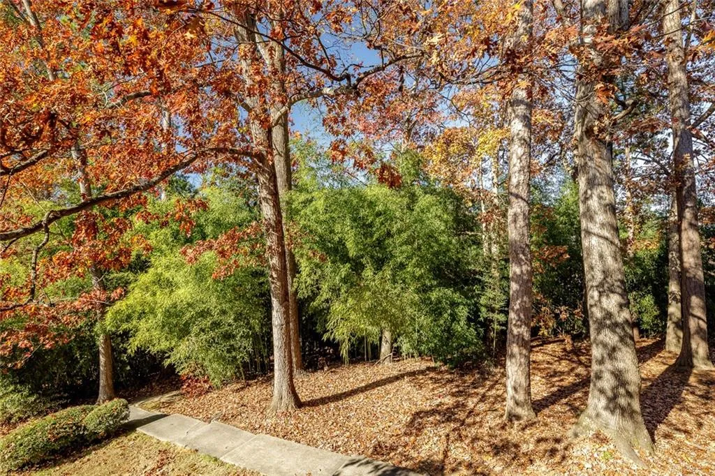 725 Dalrymple Road Unit 2h, Sandy Springs, Georgia 30328, 2 Bedrooms Bedrooms, ,2 BathroomsBathrooms,Residential,Sold,725 Dalrymple Road Unit 2h,6817080