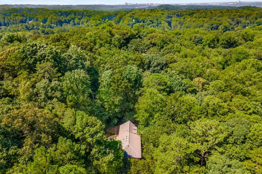 400 River Valley Road, Sandy Springs, Georgia 30328, 5 Bedrooms Bedrooms, ,4 BathroomsBathrooms,Residential,Sold,400 River Valley Road,7434841