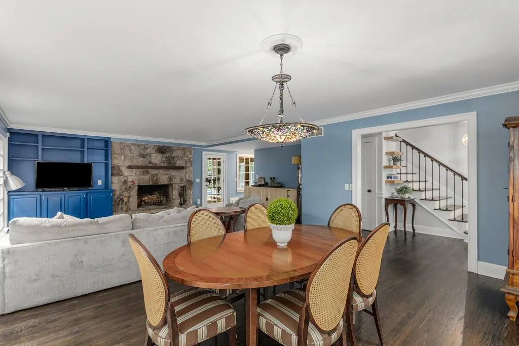 400 River Valley Road, Sandy Springs, Georgia 30328, 5 Bedrooms Bedrooms, ,4 BathroomsBathrooms,Residential,Sold,400 River Valley Road,7434841