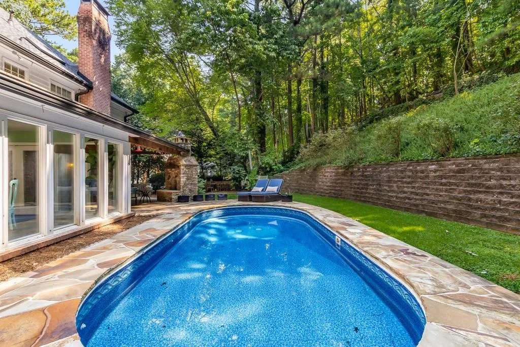 400 River Valley Road, Sandy Springs, Georgia 30328, 5 Bedrooms Bedrooms, ,4 BathroomsBathrooms,Residential,Sold,400 River Valley Road,7434841