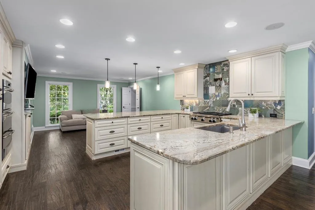 400 River Valley Road, Sandy Springs, Georgia 30328, 5 Bedrooms Bedrooms, ,4 BathroomsBathrooms,Residential,Sold,400 River Valley Road,7434841