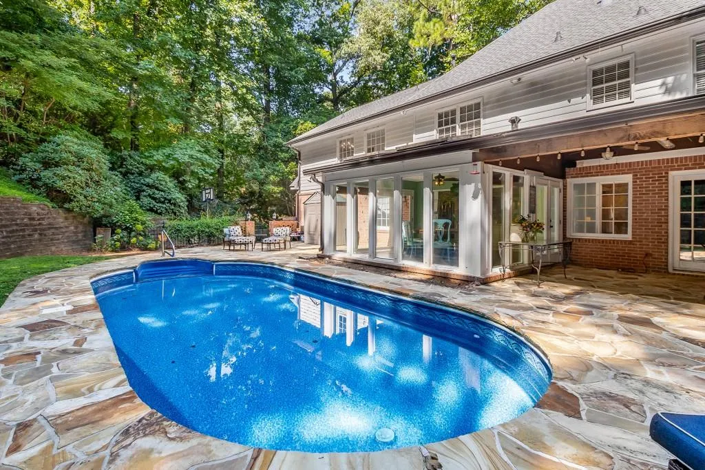 400 River Valley Road, Sandy Springs, Georgia 30328, 5 Bedrooms Bedrooms, ,4 BathroomsBathrooms,Residential,Sold,400 River Valley Road,7434841