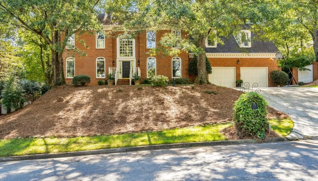 310 Crosstree Lane, Sandy Springs, Georgia 30328, 4 Bedrooms Bedrooms, ,3 BathroomsBathrooms,Residential,Sold,310 Crosstree Lane,6082409