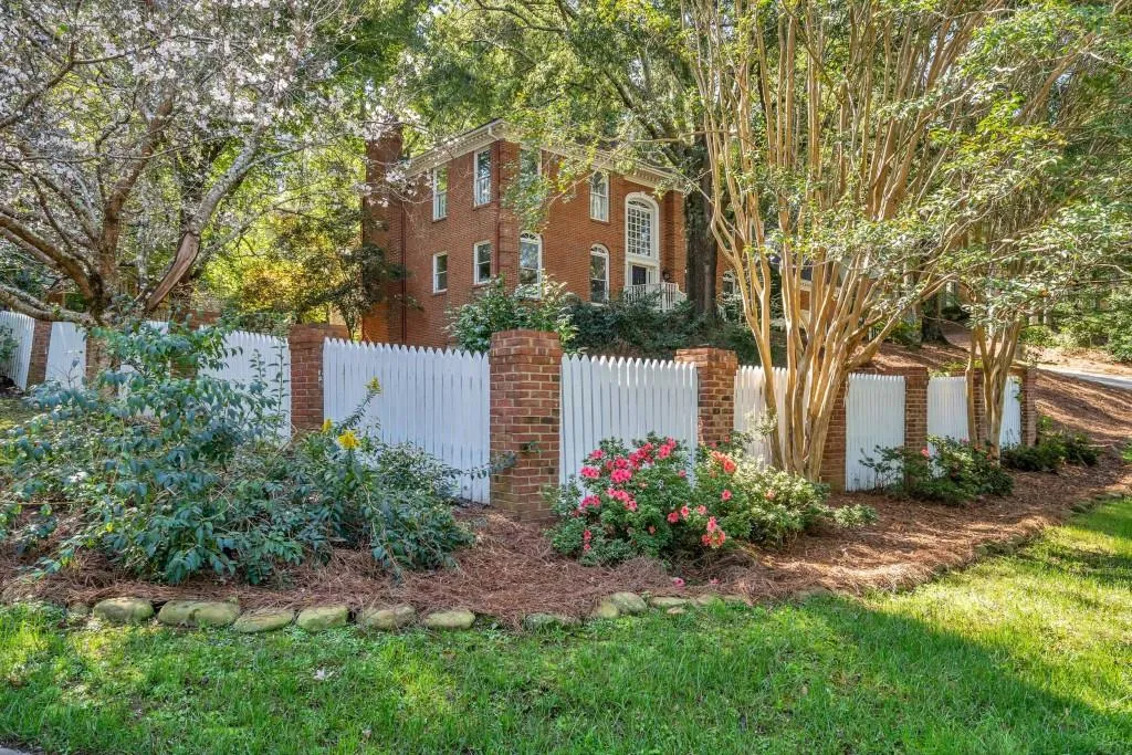 310 Crosstree Lane, Sandy Springs, Georgia 30328, 4 Bedrooms Bedrooms, ,3 BathroomsBathrooms,Residential,Sold,310 Crosstree Lane,6082409