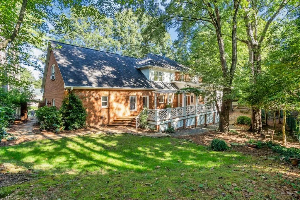 310 Crosstree Lane, Sandy Springs, Georgia 30328, 4 Bedrooms Bedrooms, ,3 BathroomsBathrooms,Residential,Sold,310 Crosstree Lane,6082409