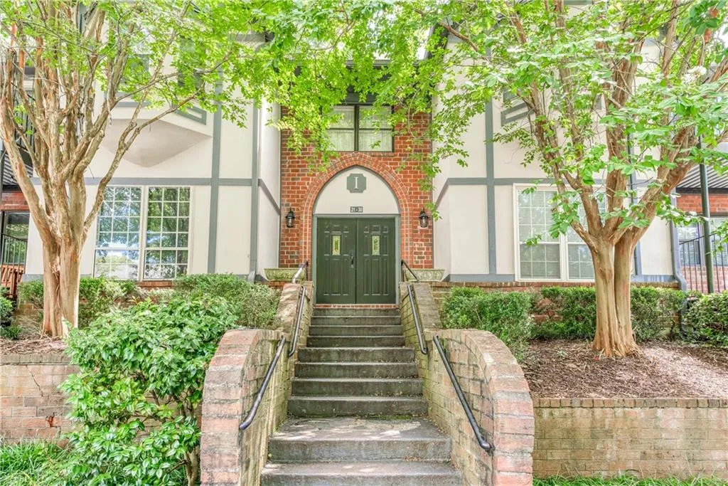 6851 Roswell Road Unit I26, Sandy Springs, Georgia 30328, 3 Bedrooms Bedrooms, ,2 BathroomsBathrooms,Residential,Sold,6851 Roswell Road Unit I26,7089858