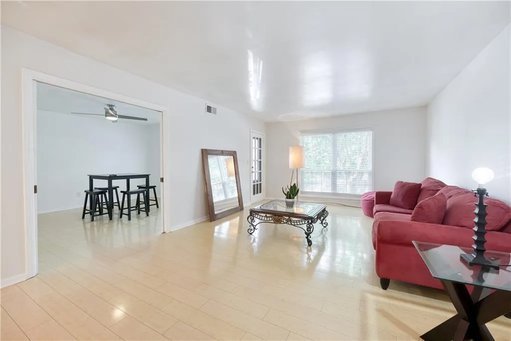 6851 Roswell Road Unit I26, Sandy Springs, Georgia 30328, 3 Bedrooms Bedrooms, ,2 BathroomsBathrooms,Residential,Sold,6851 Roswell Road Unit I26,7089858