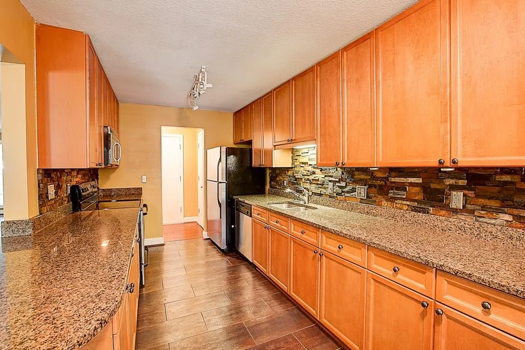 750 Dalrymple Road Unit A2, Atlanta, Georgia 30328, 2 Bedrooms Bedrooms, ,2 BathroomsBathrooms,Residential,Sold,750 Dalrymple Road Unit A2,6093019