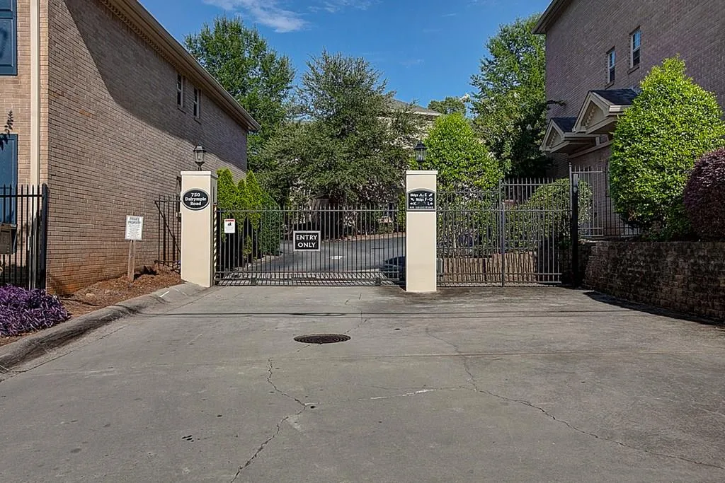 750 Dalrymple Road Unit A2, Atlanta, Georgia 30328, 2 Bedrooms Bedrooms, ,2 BathroomsBathrooms,Residential,Sold,750 Dalrymple Road Unit A2,6093019