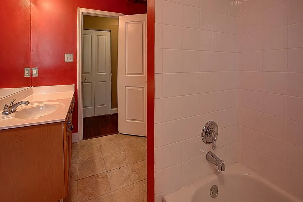 750 Dalrymple Road Unit A2, Atlanta, Georgia 30328, 2 Bedrooms Bedrooms, ,2 BathroomsBathrooms,Residential,Sold,750 Dalrymple Road Unit A2,6093019